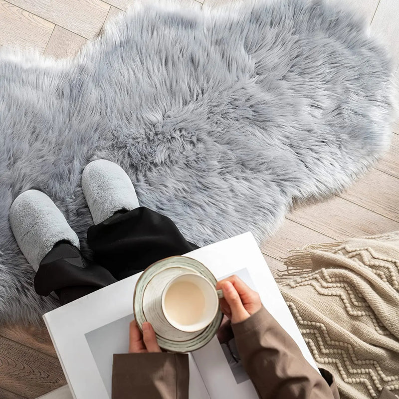 Soft Sheepskin Bedroom Carpet Imitation Wool Pad Long Hair Bedside Rugs Sofa Cushion Rugs Living Room Fluffy Hairy Fur Carpet